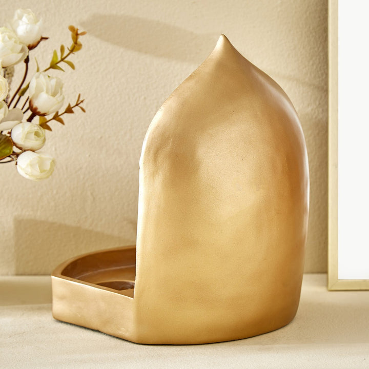 Sleek Resin Art Sculpture Chic Home Decor Statue Perfect for Gifting & Interiors - Karigaari India Aesthetic Home Decor