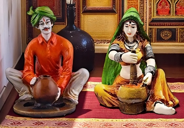 Ethnic Village Couple Resin Decor Set - Karigaari India Aesthetic Home Decor