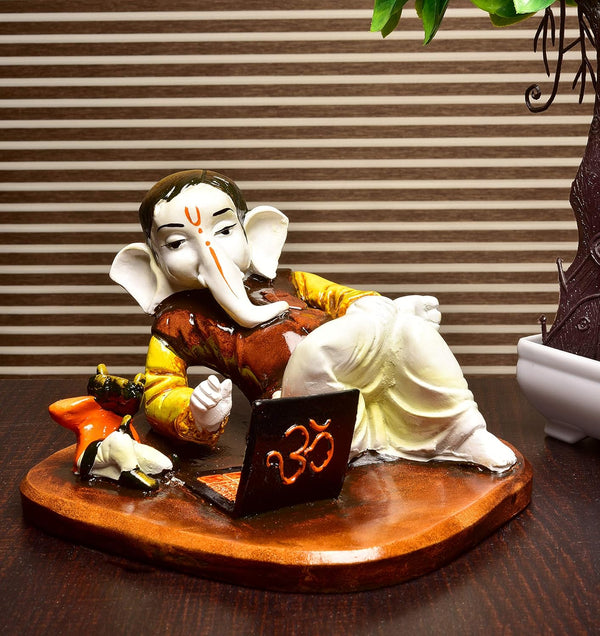 Karigaari India Resin Ganesha with Laptop and Mouse Figurine | Modern Lord Ganpati Idol for Home Office Desk Decor | Vastu Gift for Students Professionals | Spiritual Showpiece for Success & Wisdom