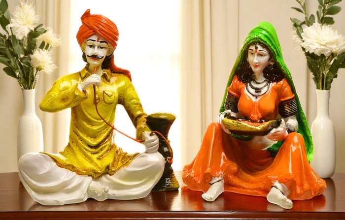 Traditional Resin Village Couple Figurine Set - Karigaari India Aesthetic Home Decor